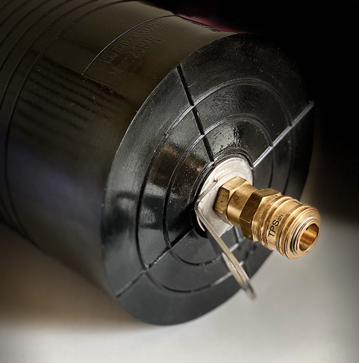 Pipe plugs for gravity and pressure pipelines